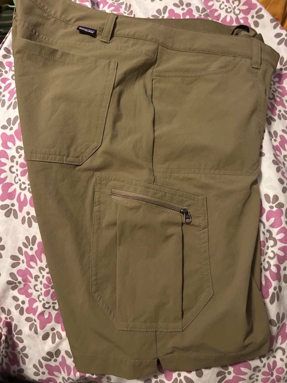 Patagonia Olive Tan Cargo Shorts for women size 10 almost new - Picture 2 of 7